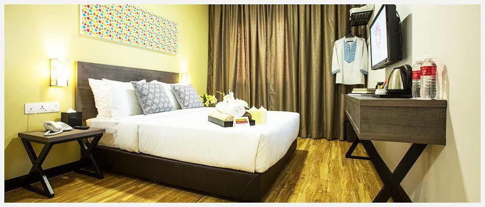Humaira Hotel Танах-Мерах Экстерьер фото